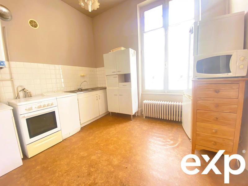 Maison - 215 m² - 11 pièces