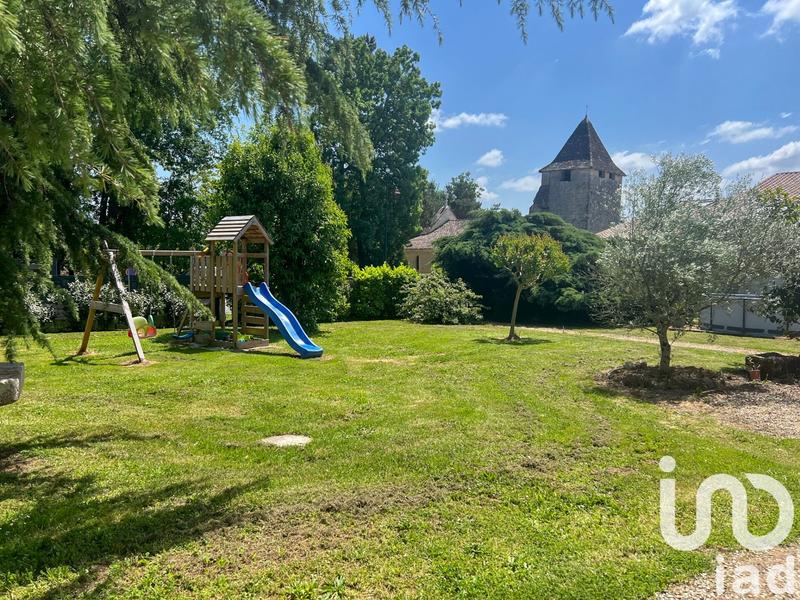 Maison - 259 m² - 8 pièces