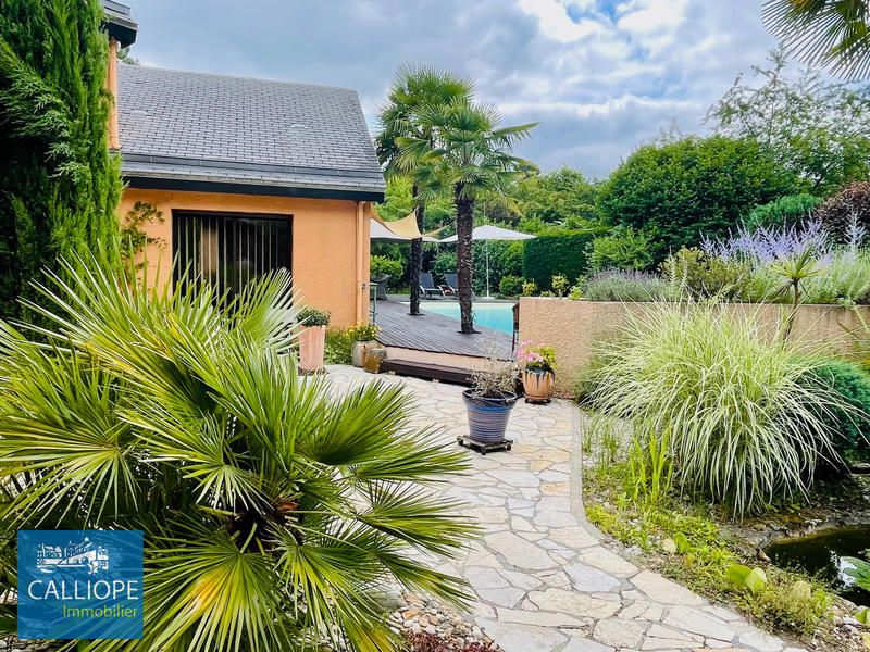 Maison - 208 m² - 8 pièces