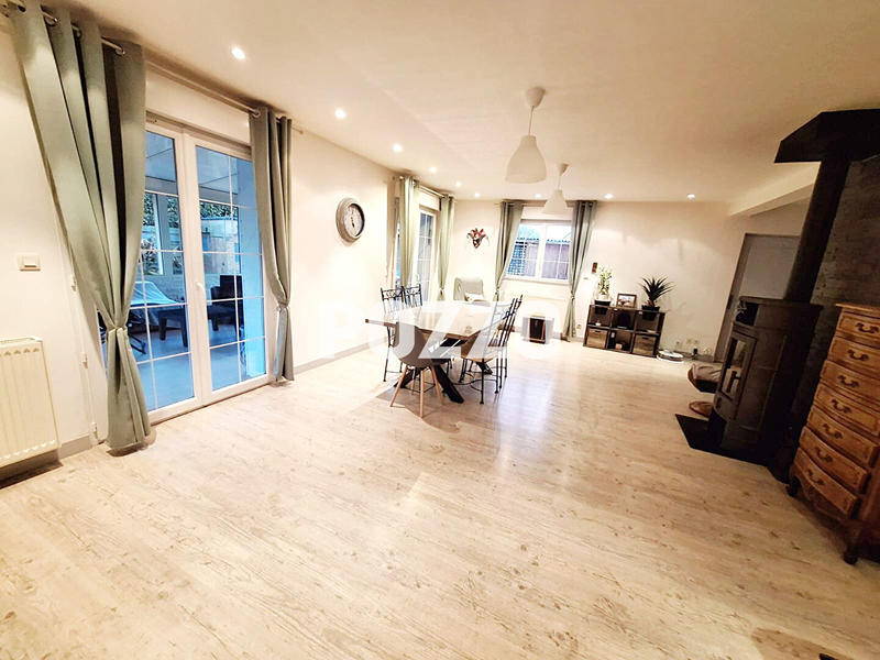 Maison - 181 m² - 8 pièces