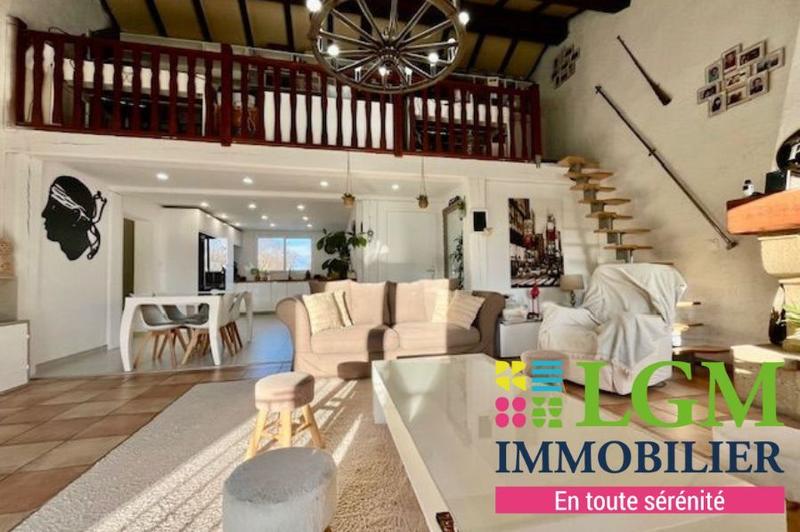 Maison - 243 m² - 9 pièces