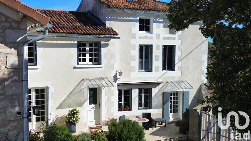 Maison - 214 m² - 7 pièces