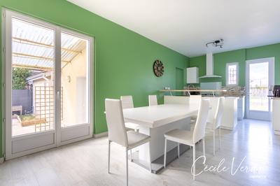 Maison - 177 m² - 8 pièces