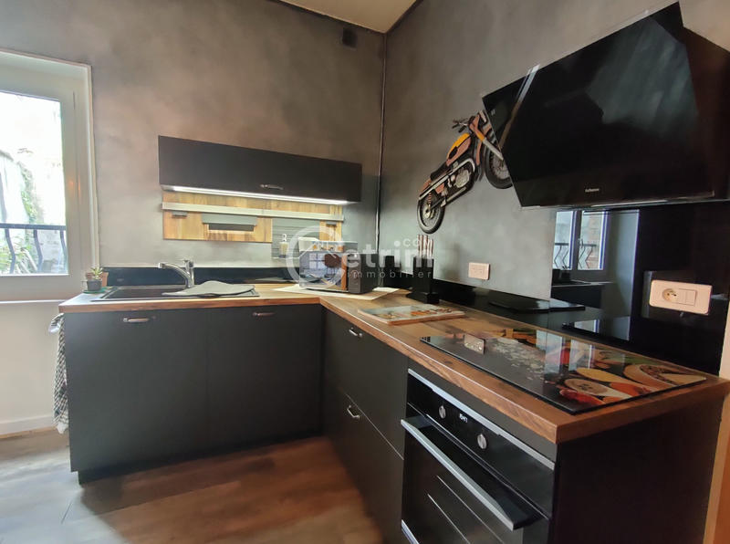 Maison - 201 m² - 7 pièces