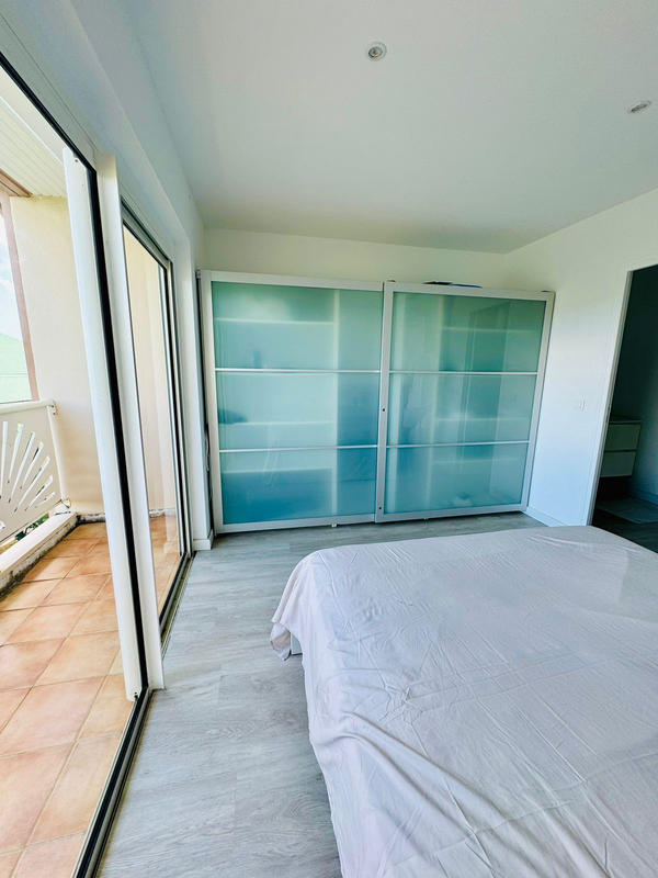 Appartement - 99 m² - 4 pièces