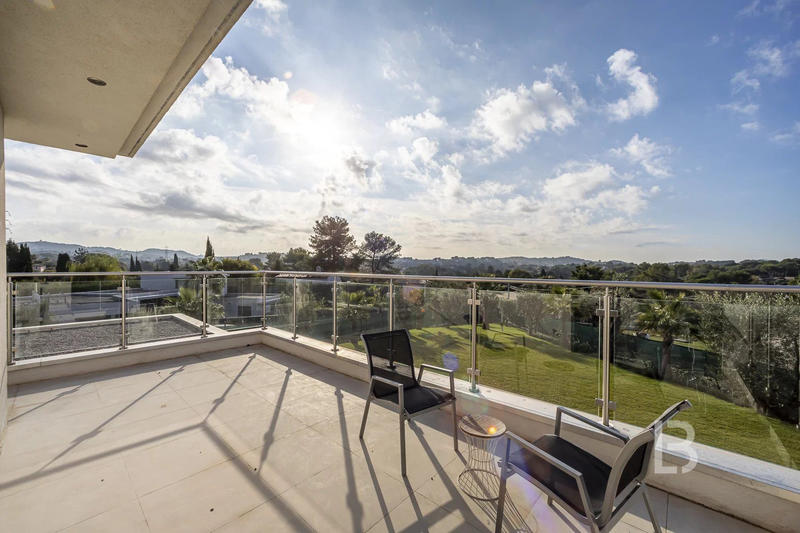 Villa - 265 m² - 7 pièces