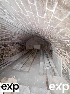 Local commercial - 126 m² - 1 pièce