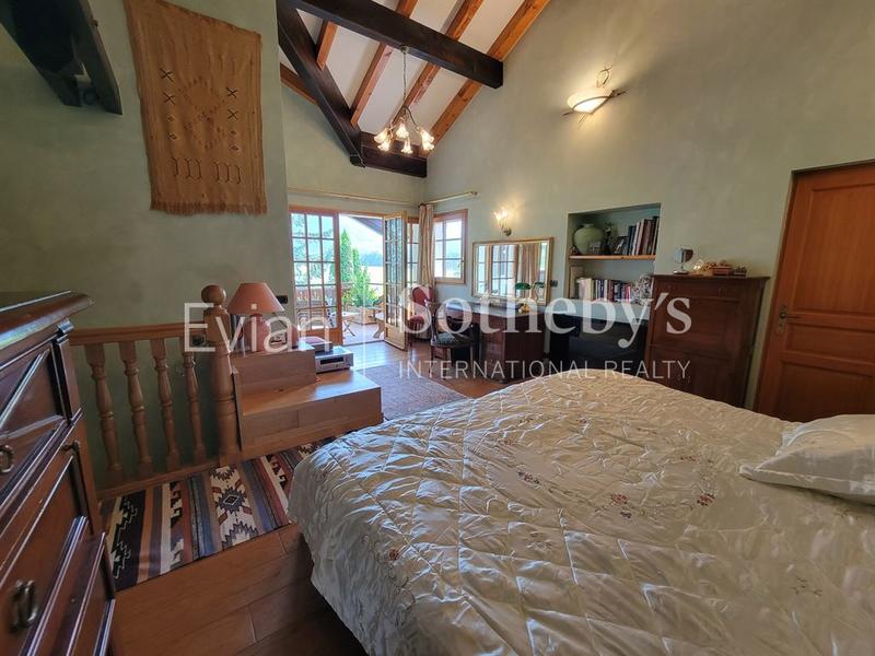 Maison - 256 m² - 10 pièces