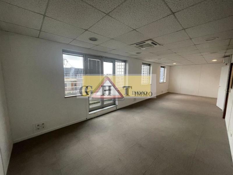 Bureau - 667 m²