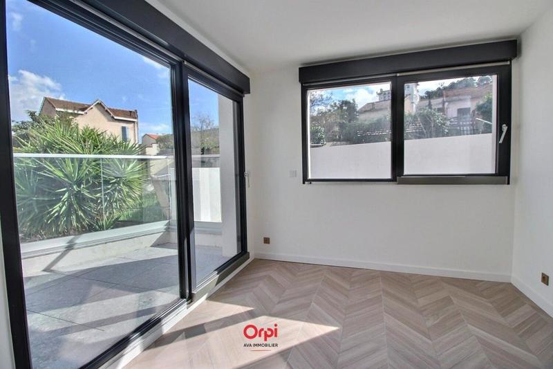 Maison - 209 m² - 8 pièces