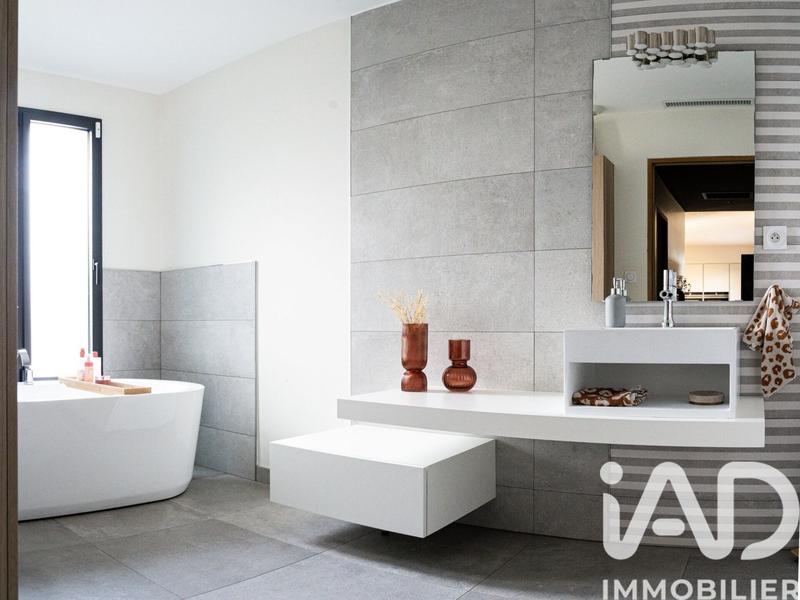 Maison - 158 m² - 4 pièces