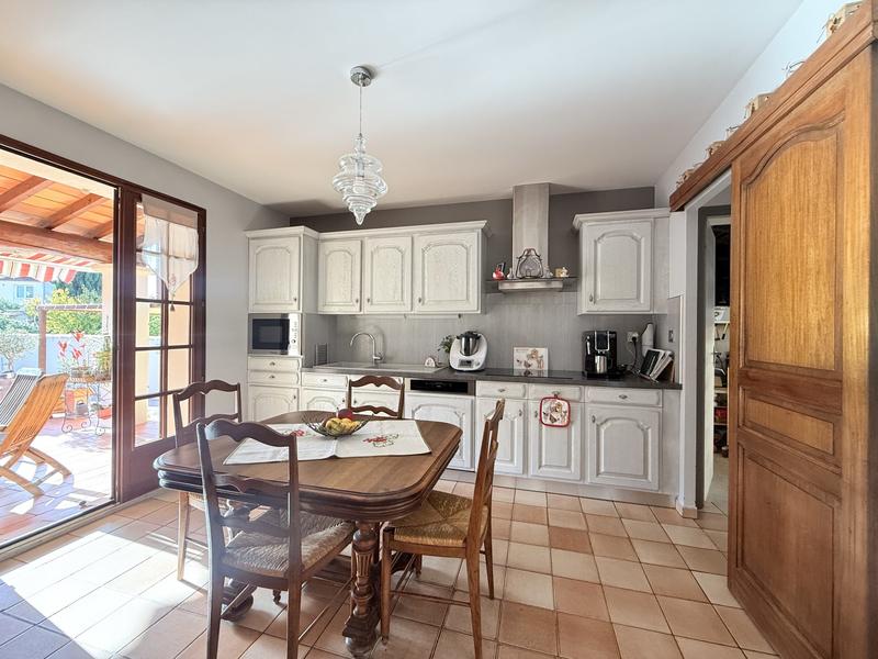 Maison traditionnelle - 111 m² - 4 pièces