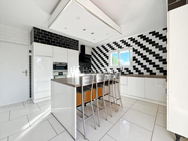 Maison - 150 m² - 5 pièces