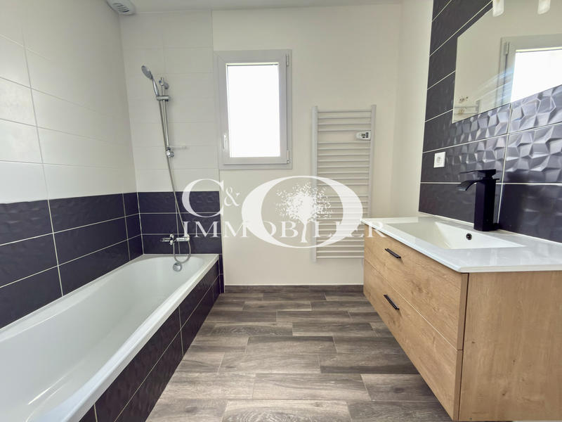 Maison - 97 m² - 5 pièces