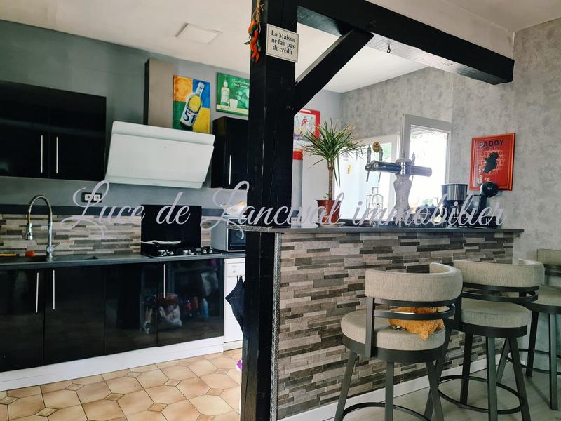 Maison - 178 m² - 8 pièces