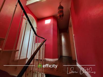 Maison - 235 m² - 8 pièces