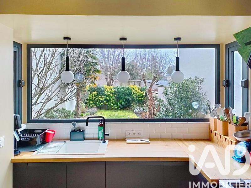 Maison - 233 m² - 8 pièces