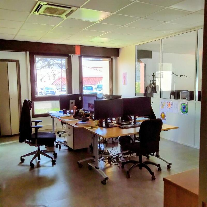 Bureau - 995 m²