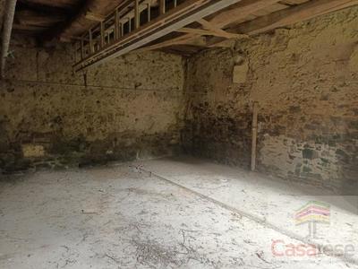 Grange - 270 m² - 8 pièces