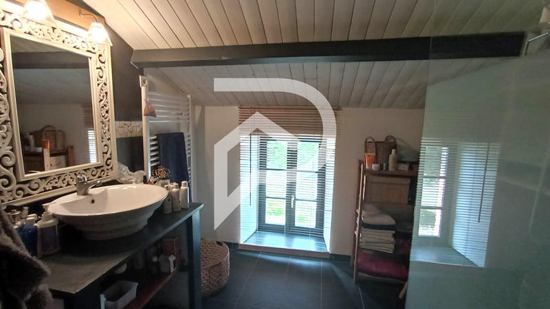 Maison - 180 m² - 8 pièces