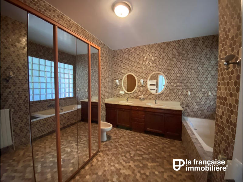 Maison - 182 m² - 6 pièces