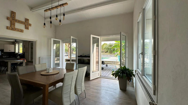 Maison - 307 m² - 10 pièces