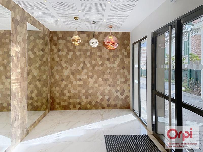 Penthouse - 77 m² - 3 pièces