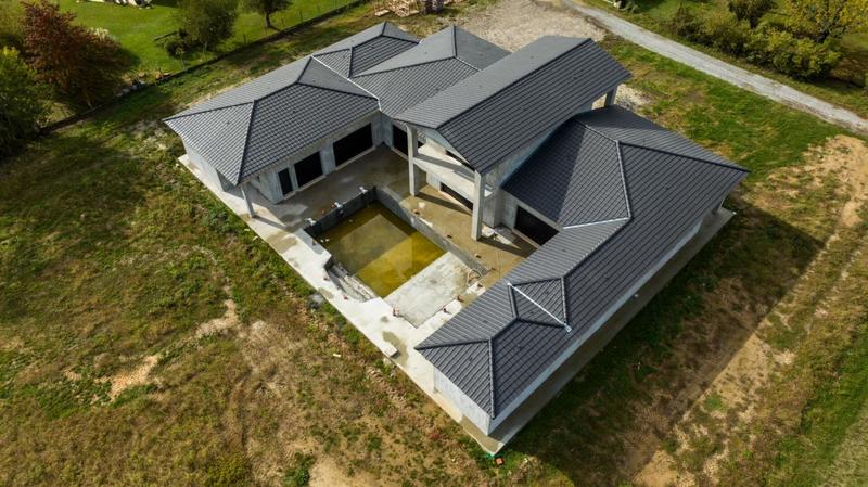 Maison - 436 m² - 12 pièces