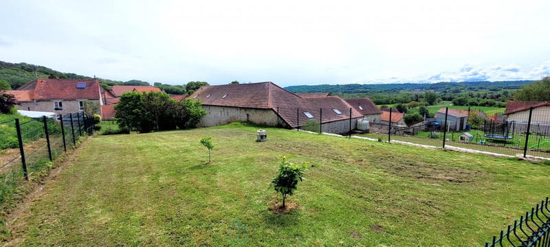 Maison - 223 m² - 8 pièces