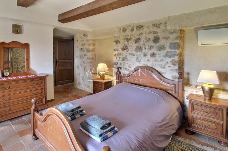 Villa - 201 m² - 6 pièces