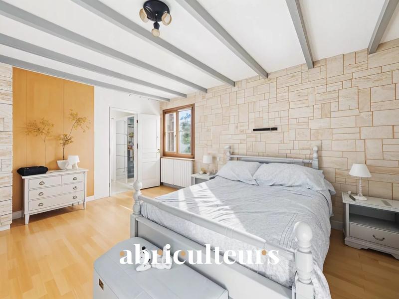 Maison - 180 m² - 7 pièces