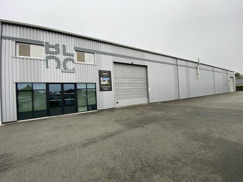 Local d'activité / Entrepôt - 860 m²