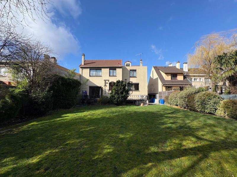 Maison - 265 m² - 8 pièces