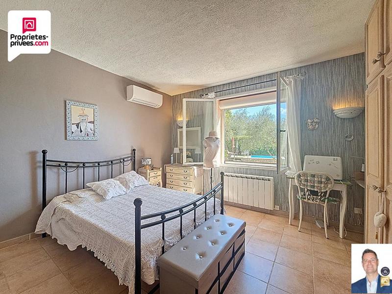 Villa - 183 m² - 6 pièces