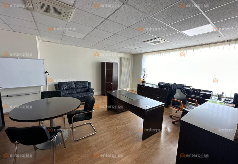 Local d'activité / Entrepôt - 1 300 m²