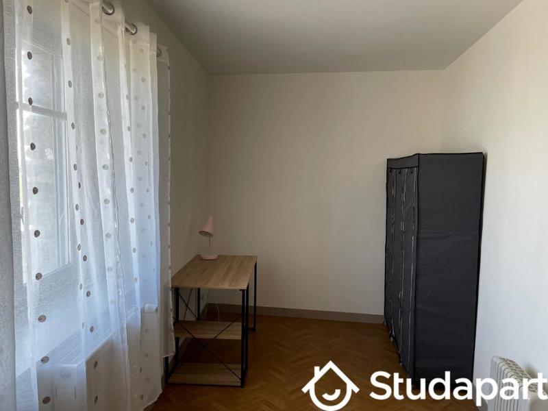 Chambre - 11 m² - 1 pièce