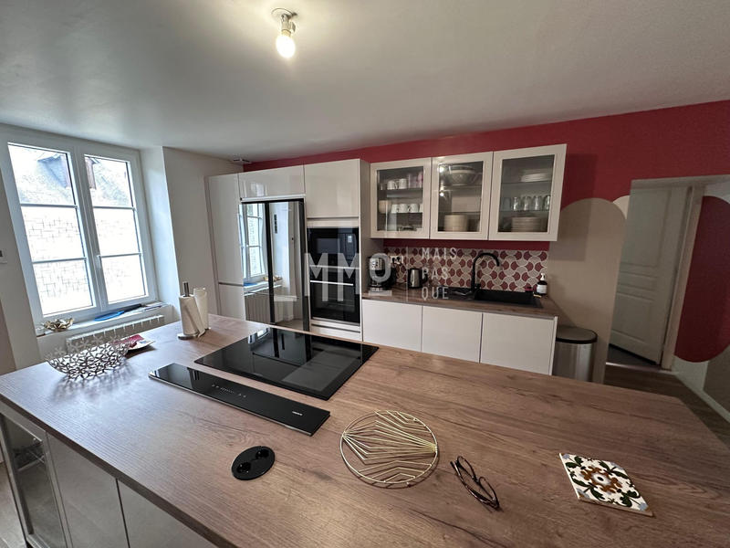 Maison - 200 m² - 7 pièces