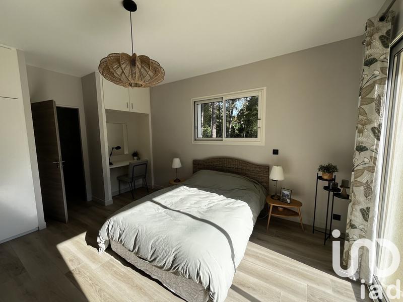 Maison - 240 m² - 10 pièces