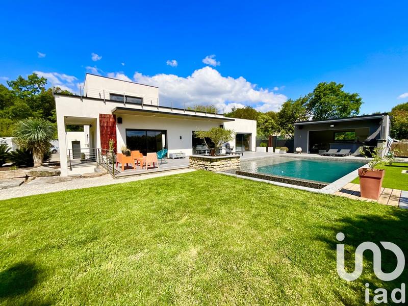 Maison - 218 m² - 6 pièces