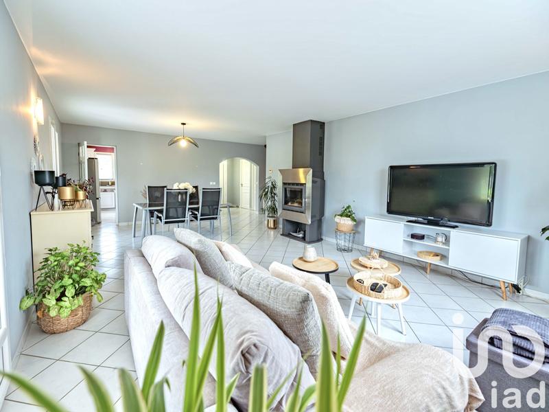 Maison - 205 m² - 9 pièces