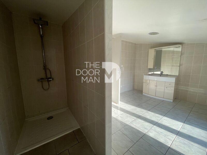 Fonds de commerce - Maison - 219 m²