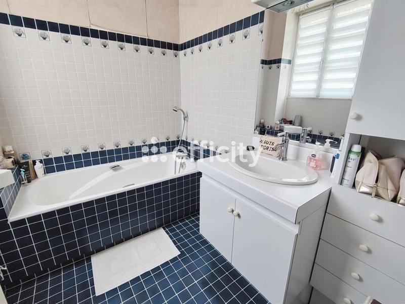 Maison - 135 m² - 6 pièces