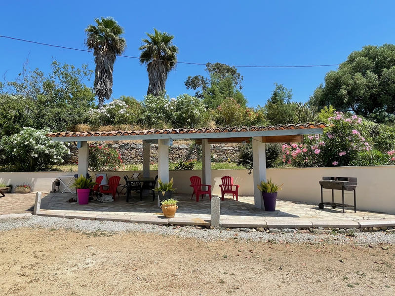 Maison - 240 m² - 11 pièces