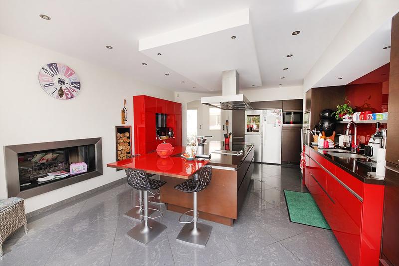 Maison - 397 m² - 8 pièces