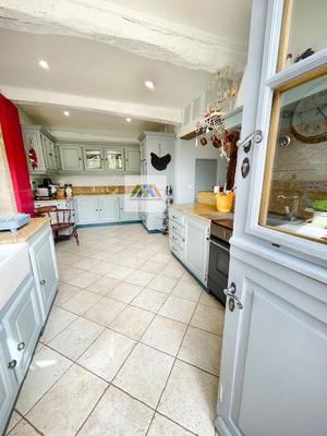 Maison - 283 m² - 8 pièces