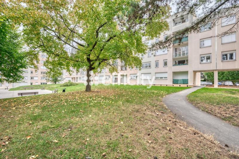 Appartement - 90 m² - 5 pièces