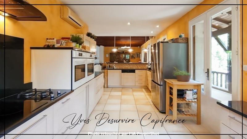 Maison - 280 m² - 8 pièces