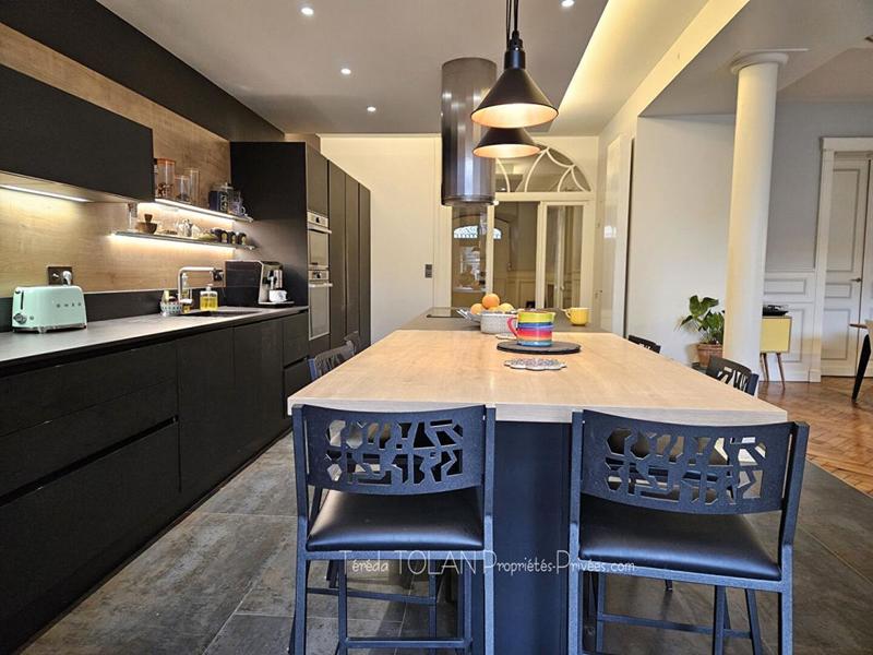 Demeure - 380 m² - 10 pièces