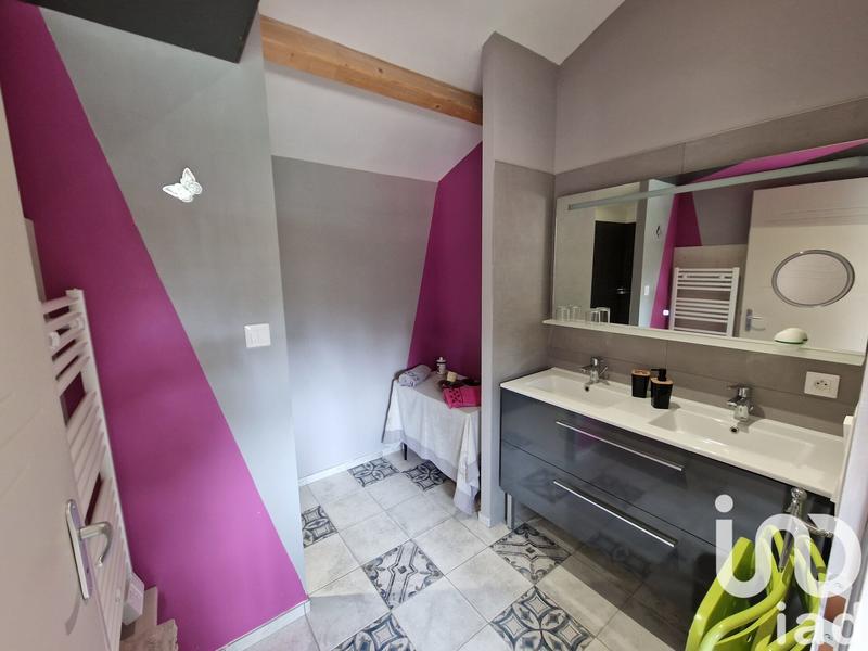 Maison - 360 m² - 10 pièces