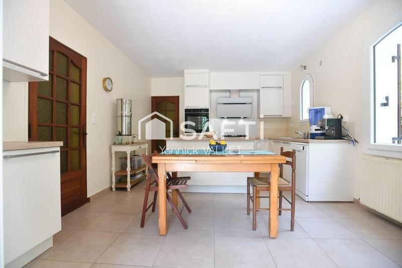 Maison - 207 m² - 10 pièces